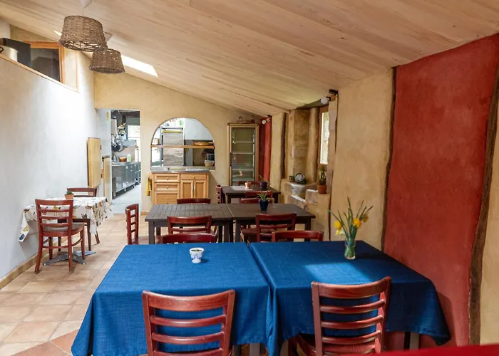 Auberge De Lascours, Gite D\'Etape Pleine Nature.